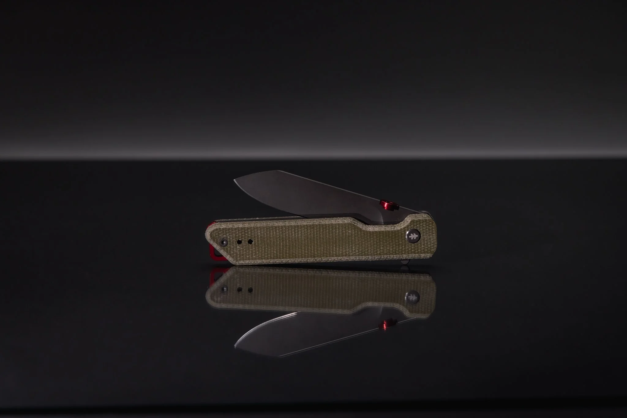 ウッチー Würdig | Swiss Tech 7” Olive Pocket Knife | AUS-8 Steel Blade